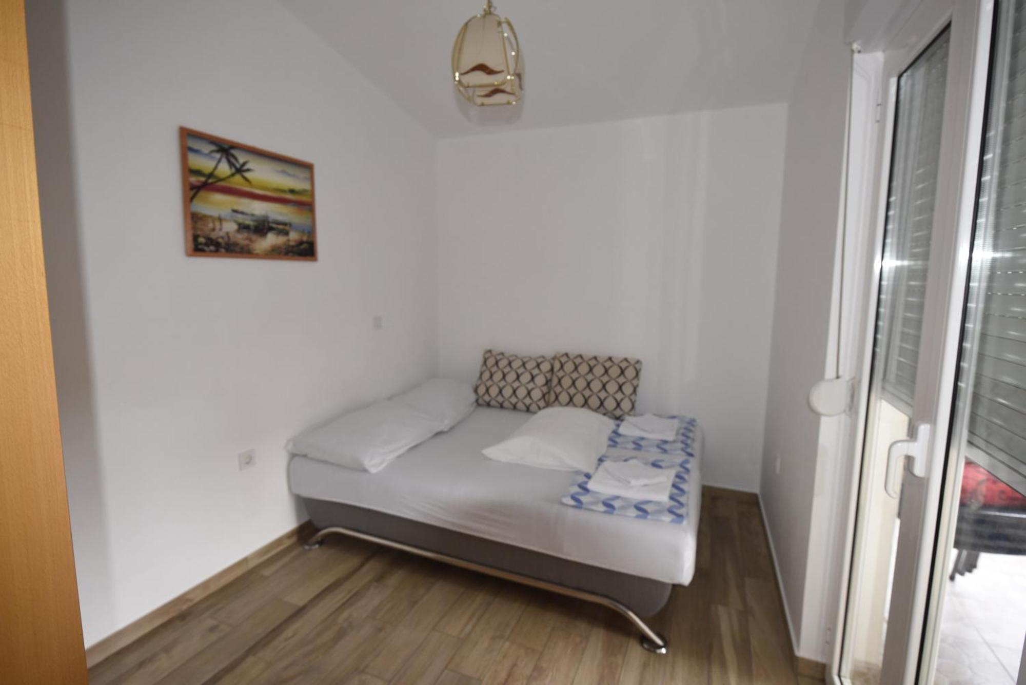 Apartmani Puzek 比比涅 外观 照片