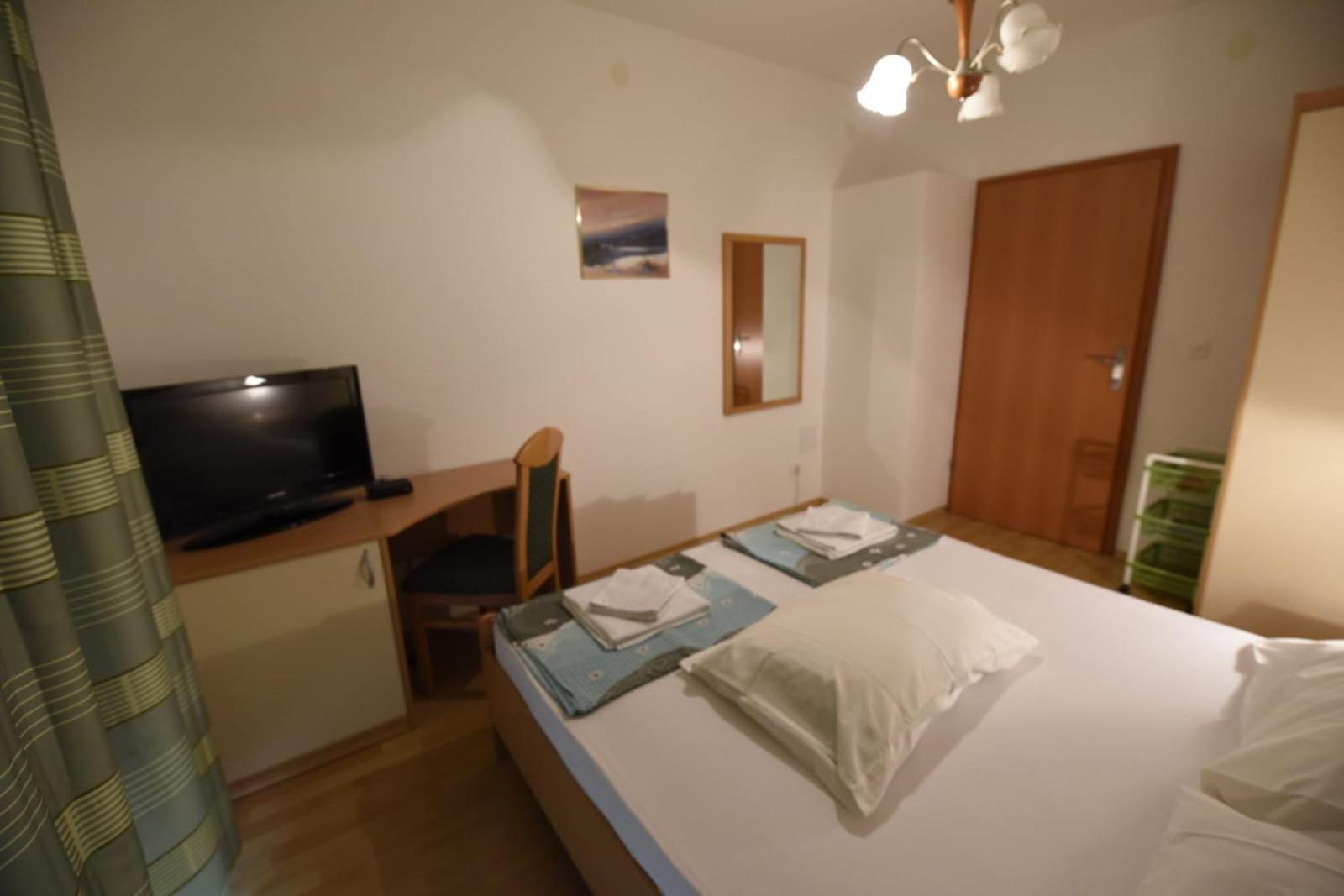 Apartmani Puzek 比比涅 外观 照片