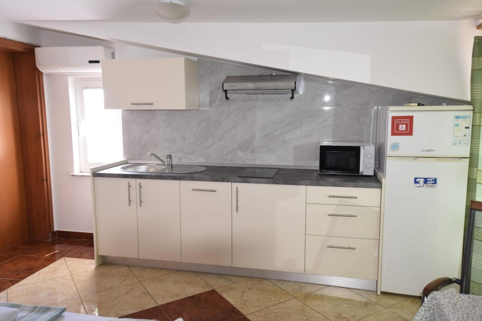 Apartmani Puzek 比比涅 外观 照片