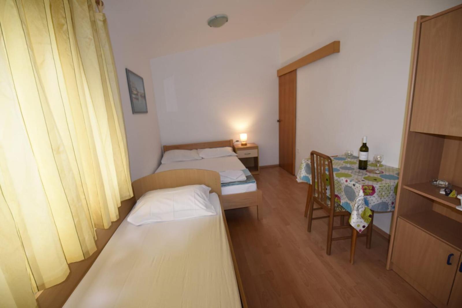 Apartmani Puzek 比比涅 外观 照片